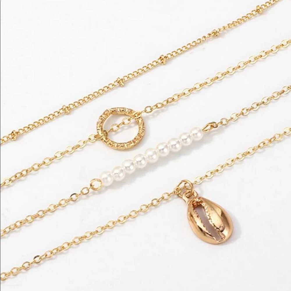 • Summer • Layered Shell + Pearl Necklace - Picture 2 of 4